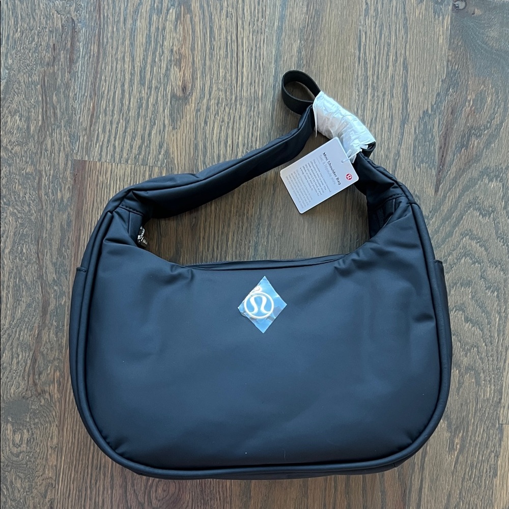 NWT • lululemon Mini Shoulder Bag 4L • Black